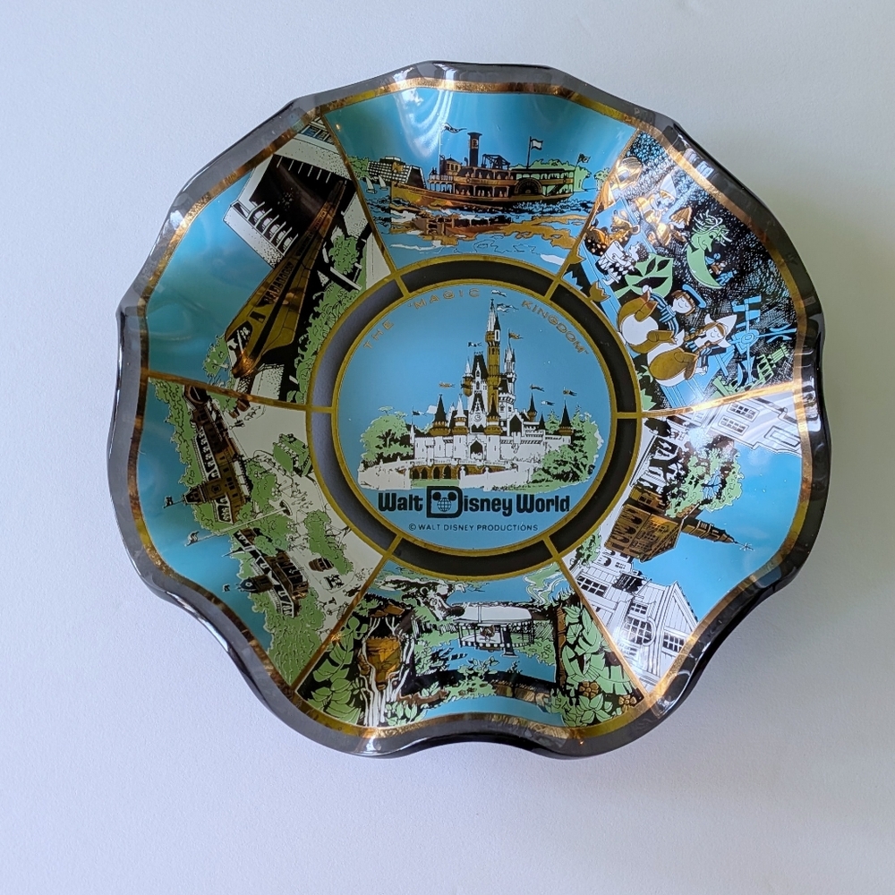 Vintage Walt Disney World Magic Kingdom 7” Ruffled Glass Souvenir Dish